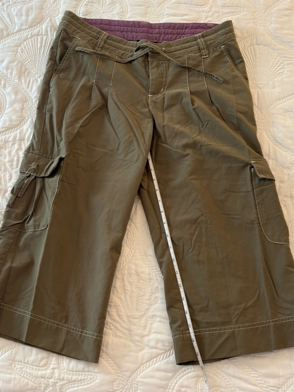 Athleta Drawstring Army Green Capris size 10